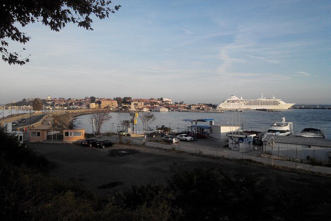 4-hour Boat Trip with Fishing, Lunch and Unlimited Drinks in Nessebar - Cruise time and panoramic bays: the Black Sea view route