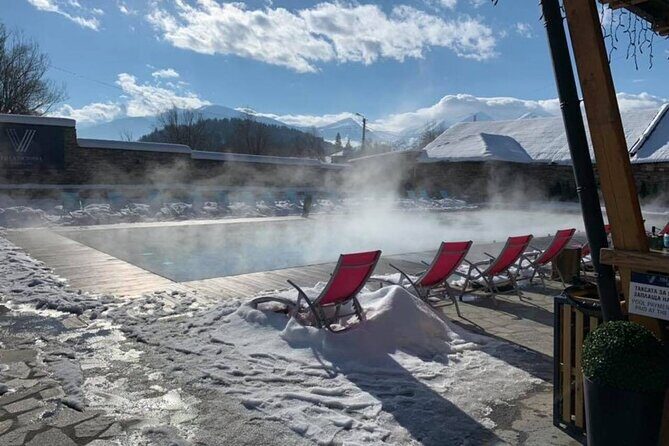 Bansko: Villa Victoria Thermal pool escape - Inside the pools: main hydromassage swim vs 40°C Jacuzzi heat