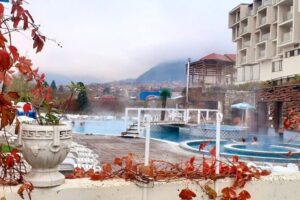 Borovets: Hot Mineral Springs - Your 2-hour soak: warm pools, jacuzzi, and cold plunge options