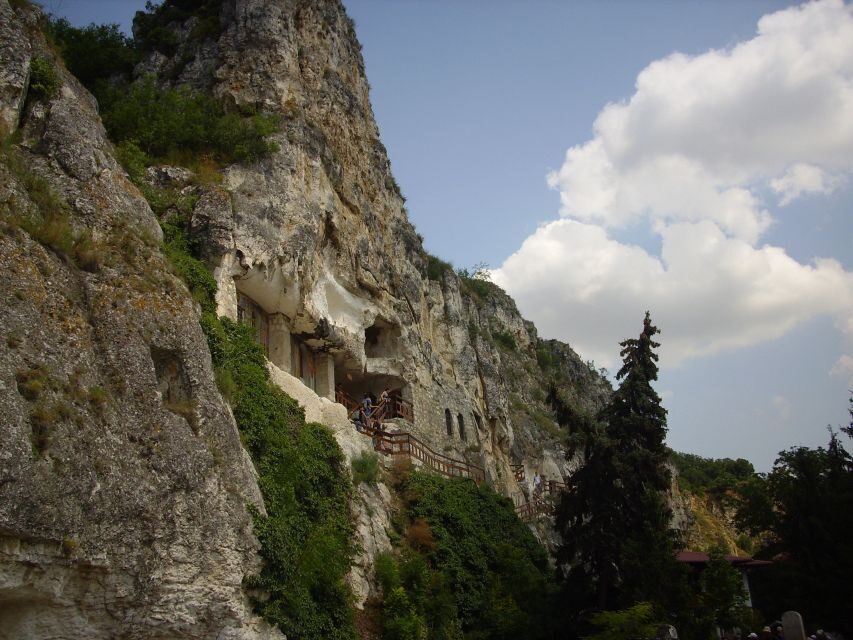 Day Trip to Bulgaria and Veliko Tarnovo from Bucharest - Basarbovo Monastery: The Cliff You Can Still Step Into