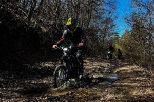 E-Motorcycle Tour in Rhodope Mountains to a Beautiful Canyon View - Getting started at Electric Extreme (and how pickup really works)