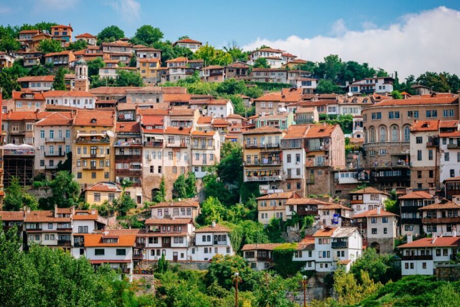 From Bucharest: Small Group Day Trip to Medieval Bulgaria - Lunch and Timing: How to Plan Your Break in a 12-Hour Schedule