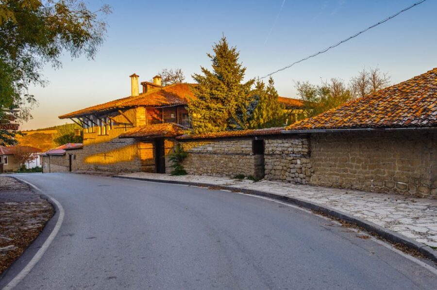 From Bucharest: Small Group Day Trip to Medieval Bulgaria - Should You Book This Bucharest to Veliko Tarnovo Day Trip?
