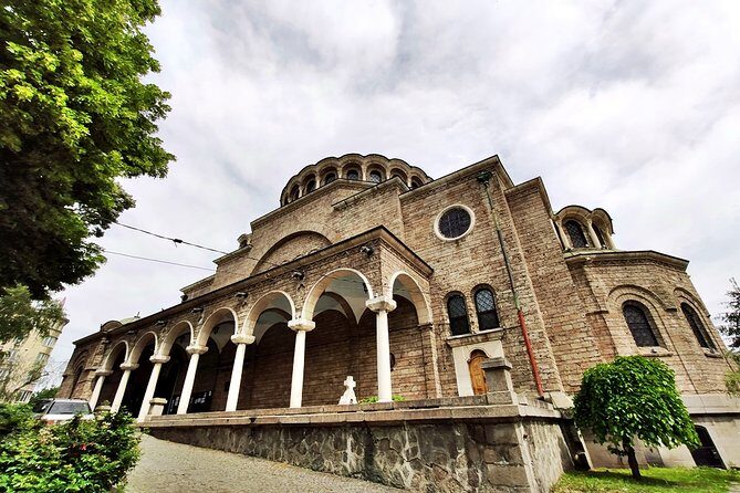 Private City Tour of Sofia - Ottoman and Jewish Sofia: Banya Bashi Mosque and the Sofia Synagogue (Free)