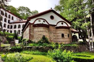 Private Vitosha Mountains Hiking with Black peak & Dragalevtsi Monastery - Dragalevtsi Monastery in 30 minutes: a must-see stop with tight timing
