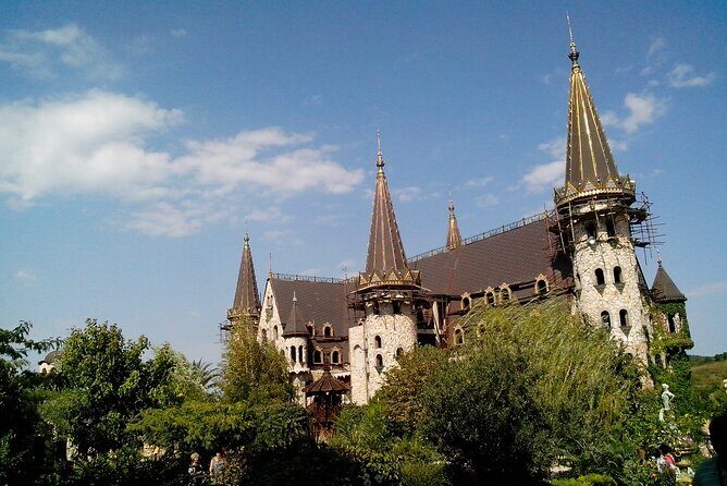 Ravadinovo Castle Unseen - Sea resort town stop: when you want a real break from monuments