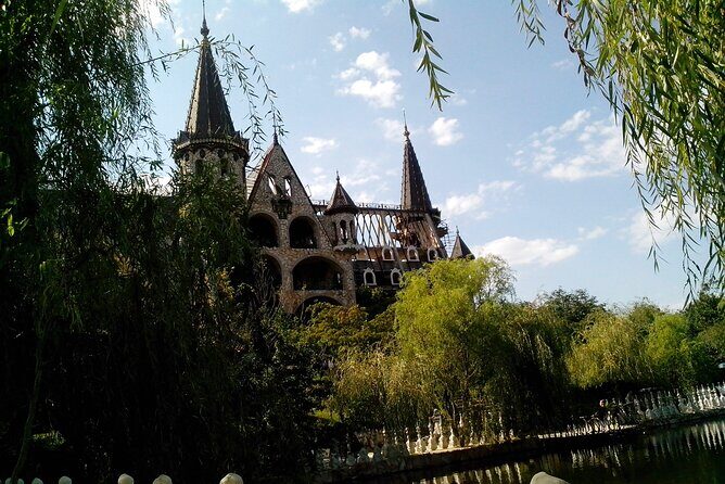 Ravadinovo Castle Unseen - Private format: why the group setup matters here