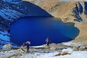 Seven Rila lakes-Snowshoeing with Waterfall and Hot Mineral pools - Panichishte and the cable car: the altitude jump that makes snowshoeing work