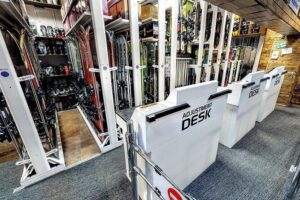 Ski and Snowboard equipment rental in Bansko - The 10:00 AM fitting: the moment that saves your whole day