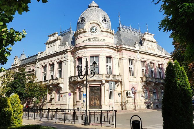 The Ultimate Day Trip to Bulgaria from Bucharest - Tsarevets: the symbol of Bulgaria, with time to look up and around